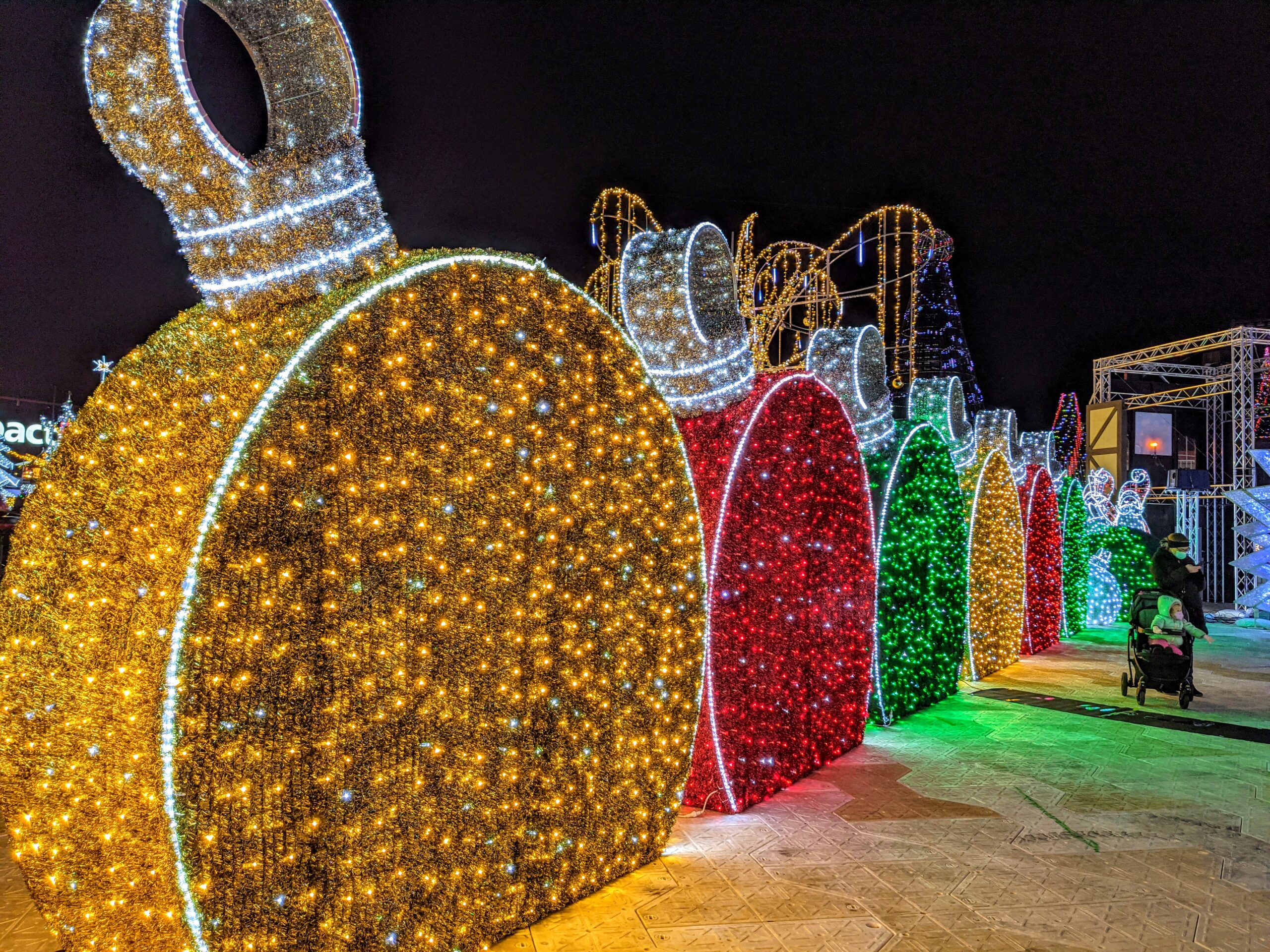 Where to See the Best Christmas Lights Displays in the Midwest