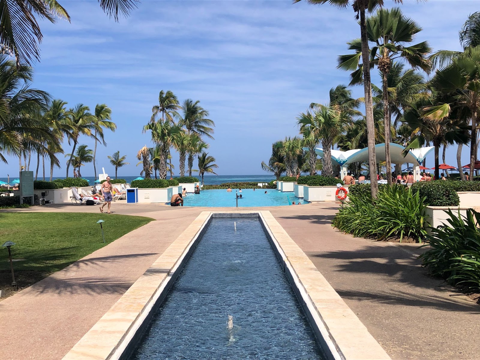 The Caribe Hilton has amazing ocean views from their open-air lobby and pool.