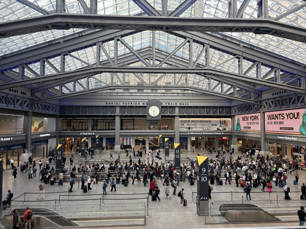 It's very calm and quiet in the Metropolitan; not so much in the train hall