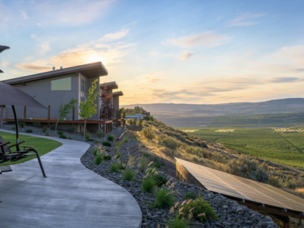 Curated visual reference: Picture Idea: Luxury Cottage Resorts Washington For Ultimate Relaxation