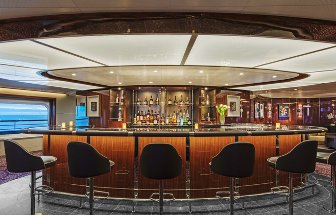 Beautiful round bar on Seabourn Ovation