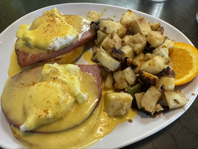 Eggs Benedict from Two Chicks