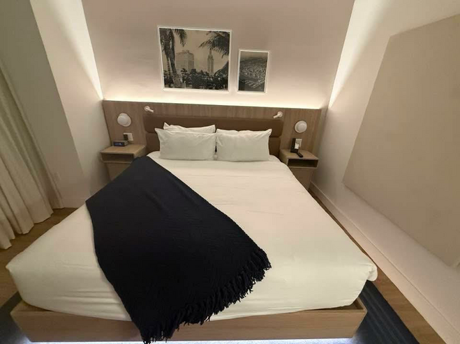 Bedroom in one bedroom suite Gale Miami