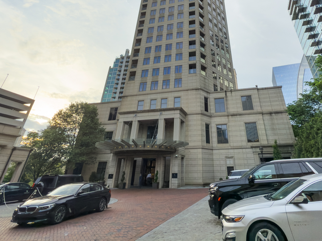 Waldorf Astoria Atlanta Buckhead front entrance and valet service