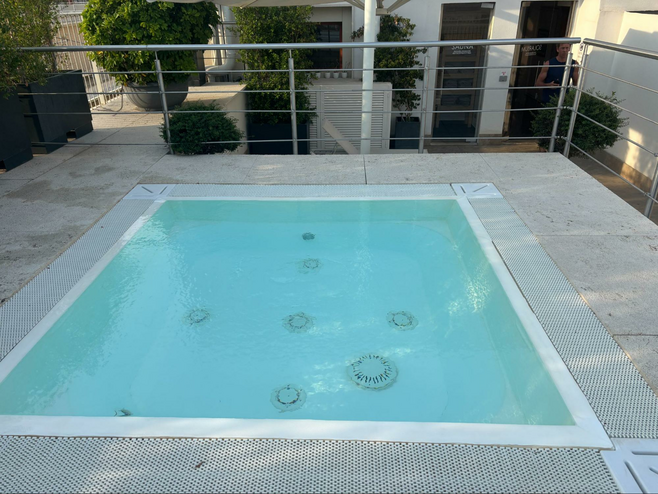 Square hot tub on the rooftop of Renaissance Naples Hotel Mediterraneo