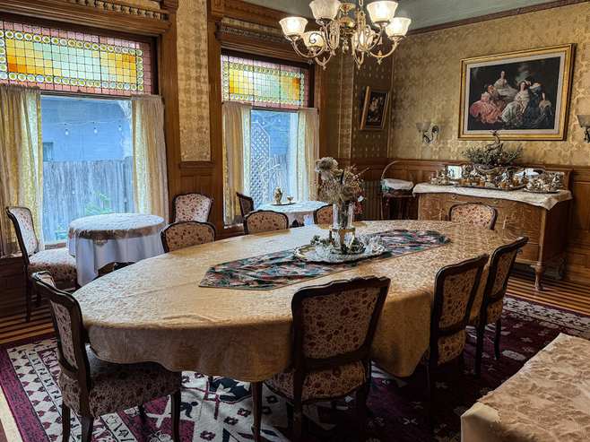 Large dining table for breakfast guests at Nagle Warren Mansion