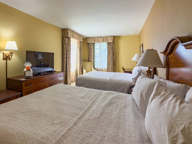 Guest room at the Hampton Inn in Charleston Historic District