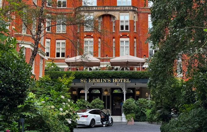 St. Ermin’s Hotel: Spies, Bees and Families in London’s Royal Neighborhood