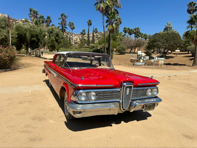 Picture of classic car used for winery tours in Valle de Guadalupe Mexico.