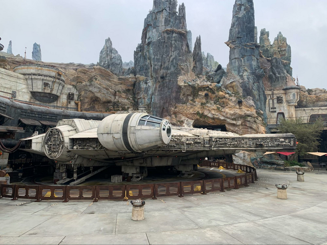 Star Wars spaceship at Disney's Hollywood Studios