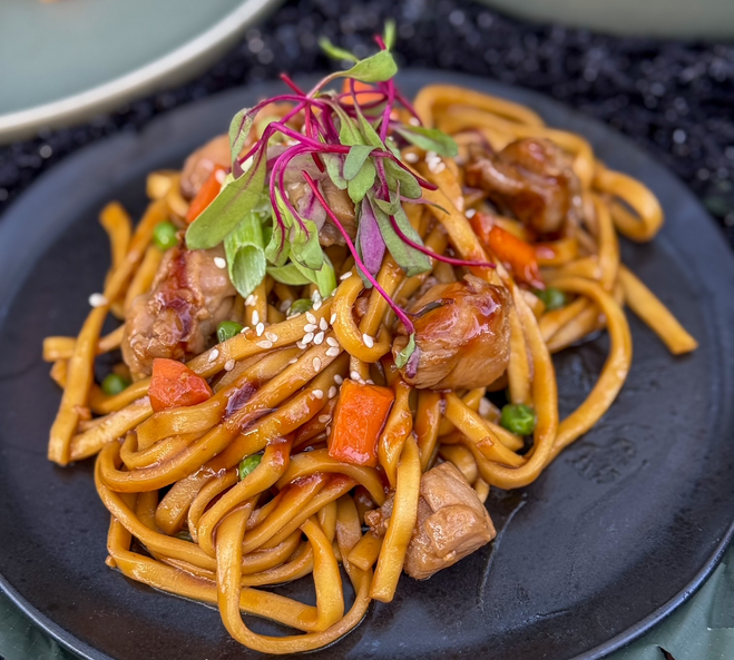 Asian noodle with chicken
