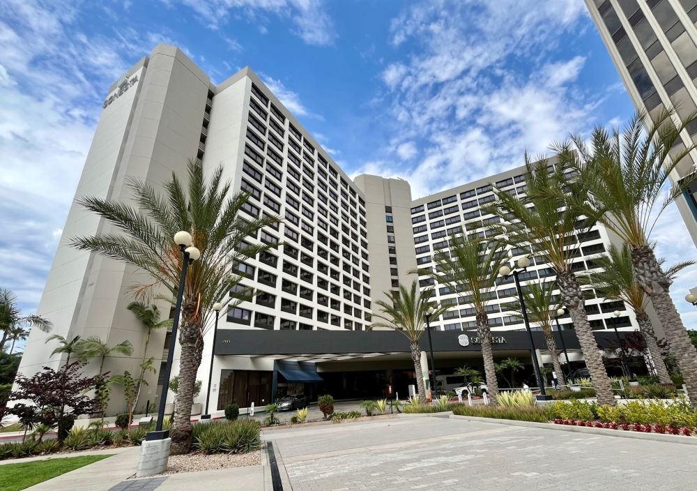 Sonesta Los Angeles Airport LAX Review: A Convenient & Family-Friendly Hotel Near LAX