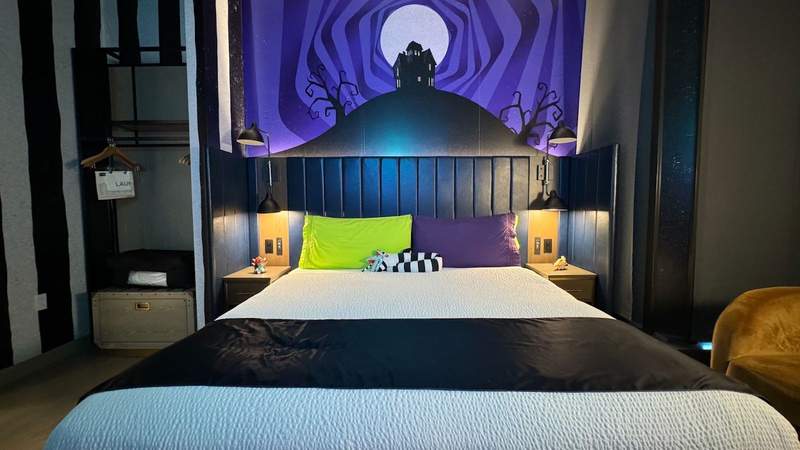 A Look Inside The Beetlejuice Themed Suite In New York City