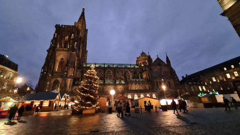 Marché de Nöel in Strasbourg France in front of the cathedral 