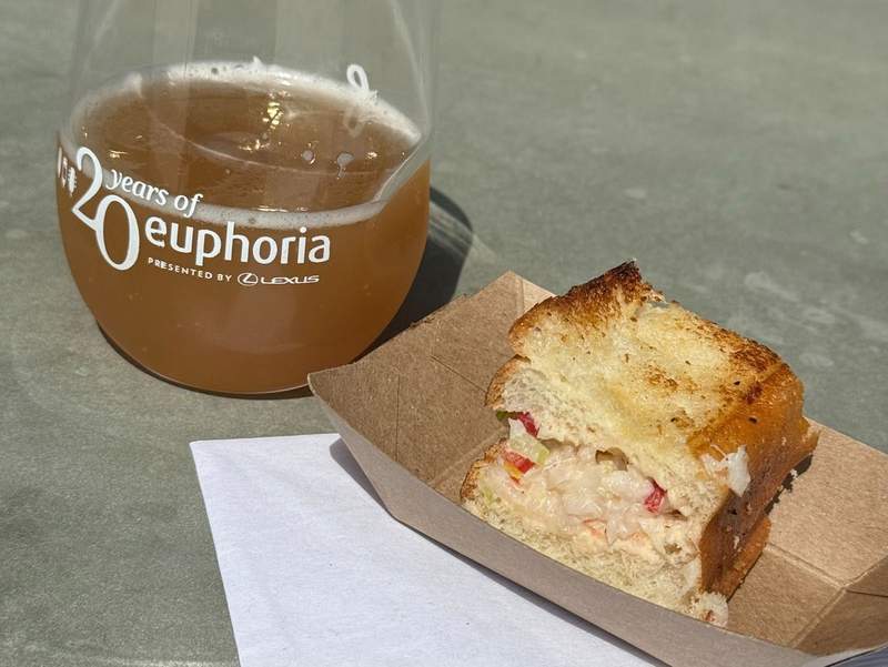 beer and lobster roll