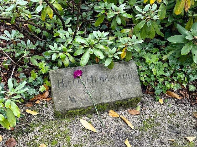 Gravestone in the garden behind Wahnfried in Bayreuth, commemorating one of Richard Wagner’s dogs, reflecting his deep bond with his pets.