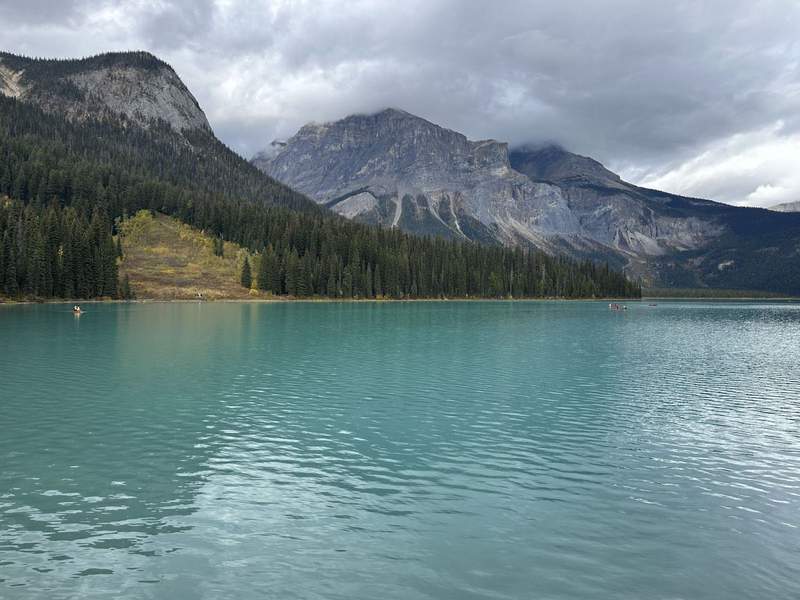 Emerald Lake against the mountains. 