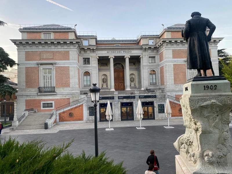 Front view of the Prado Musuem