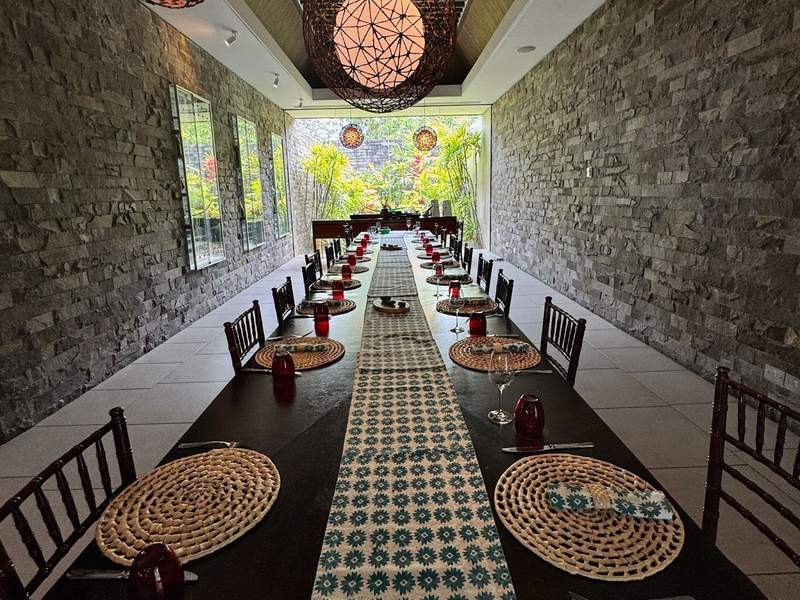 Navo Dining Room with handmade table accessories from Rise Beyond the Reef.