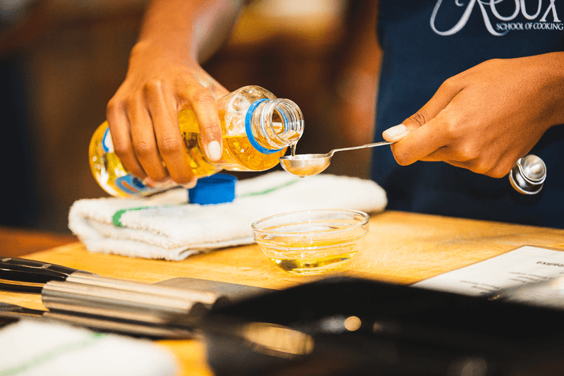Preparing a roux with oil