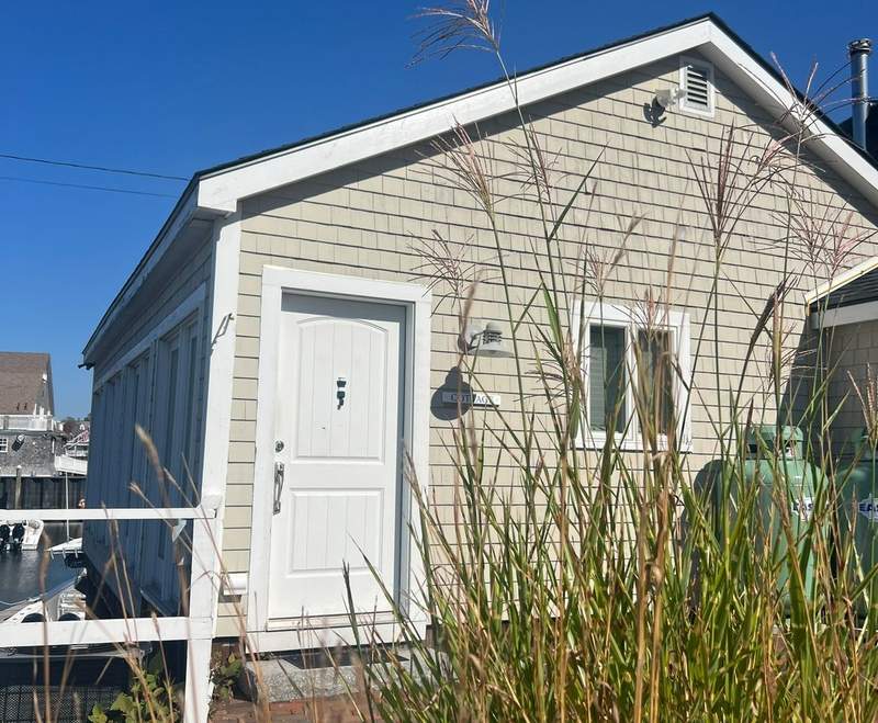 Hotel Review: Breakwater Inn in Kennebunkport Maine Makes a Picturesque Coastal Getaway