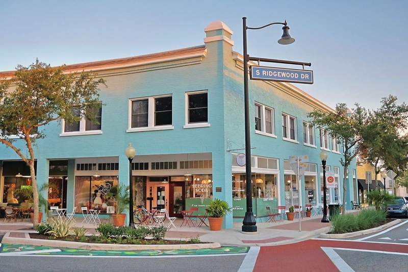 Sebring Soda Works on the corner of the town circle