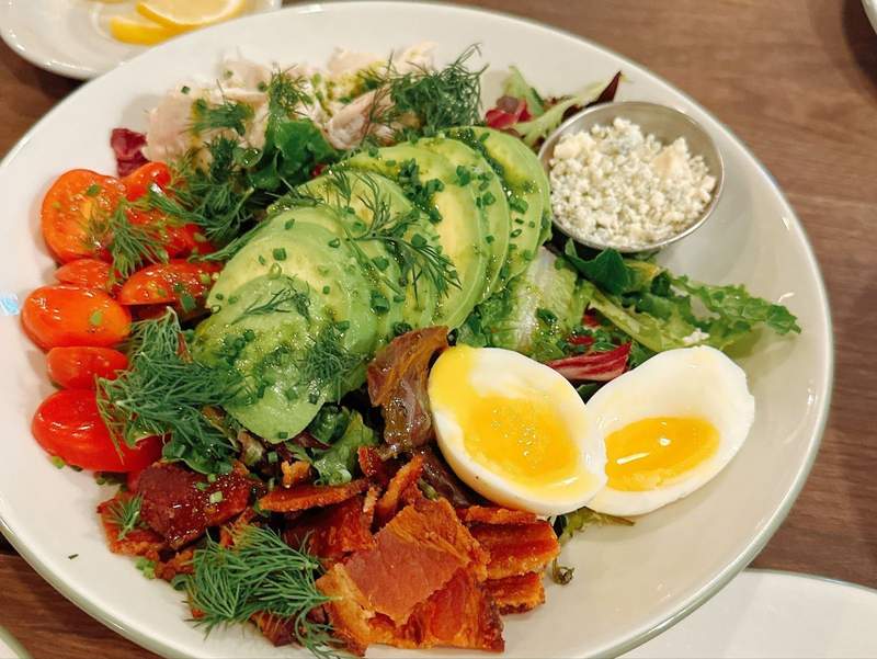 A salda on a white plate.