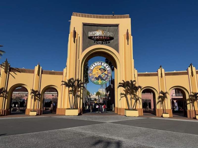 Universal Studios Florida arch entrance
