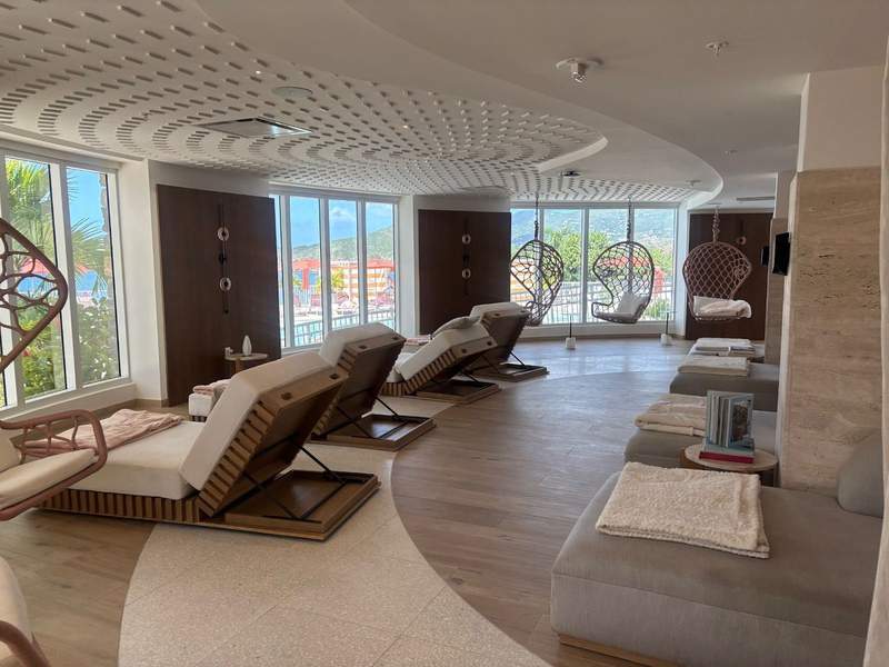 Take a nap before or after your spa treatment in the quiet relaxation room in the spa.