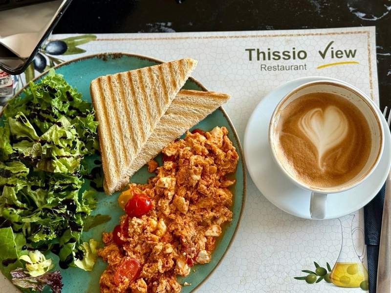 Coffee and a nice breakfast from Thissio View restaurant.
