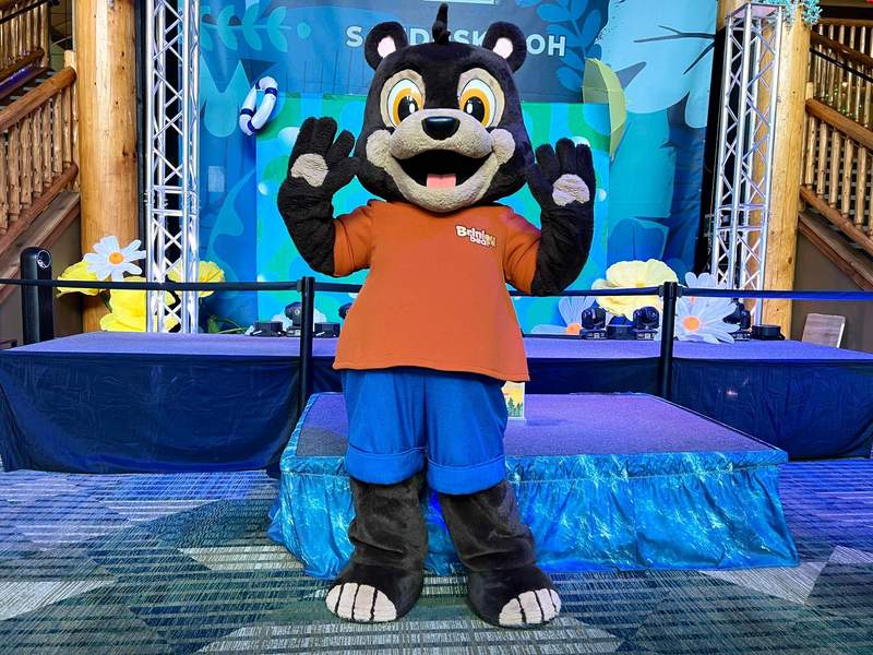 Great Wolf Lodge Sandusky 2026: 25th Birthday and Spring SplashFest Guide