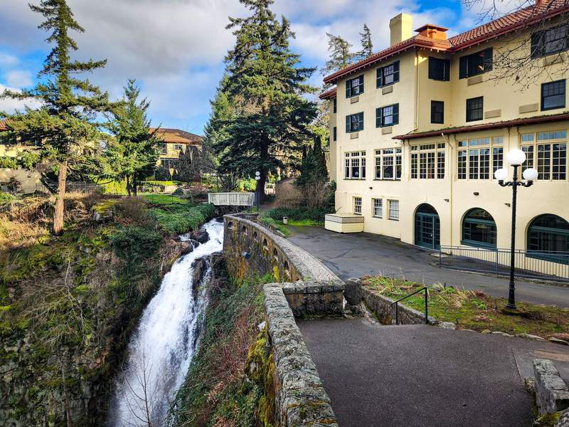Hotels in Hood River: The Essential Guide for Savvy Couples