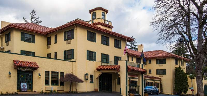 Front exterior of the historic Columbia Gorge Hotel & Spa. 