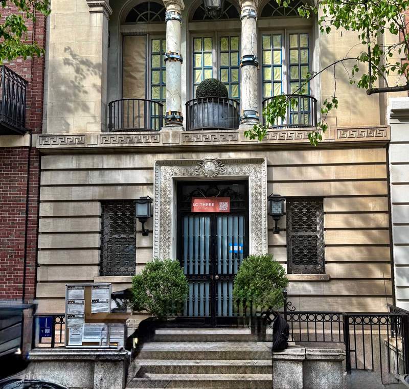A private residence on East 73rd Street near Lexington Avenue on the Upper East Side of Manhattan was used as the exterior of Miranda's townhouse in the movie The Devil Wears Prada