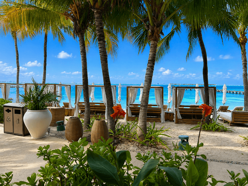 Budget-friendly vs. Splurge-worthy: Isla Mujeres, Mexico