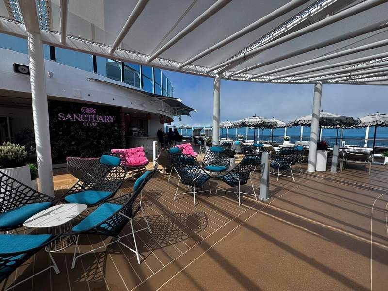 Sanctuary Club on Star Princess, a premium adults-only relaxation area for Sanctuary Collection guests.