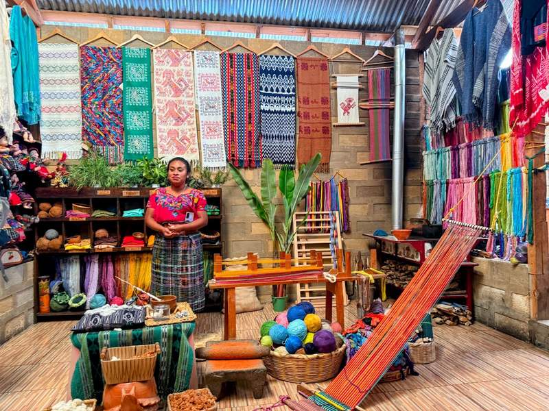 Mayan weaving workshop in San Juan La Laguna