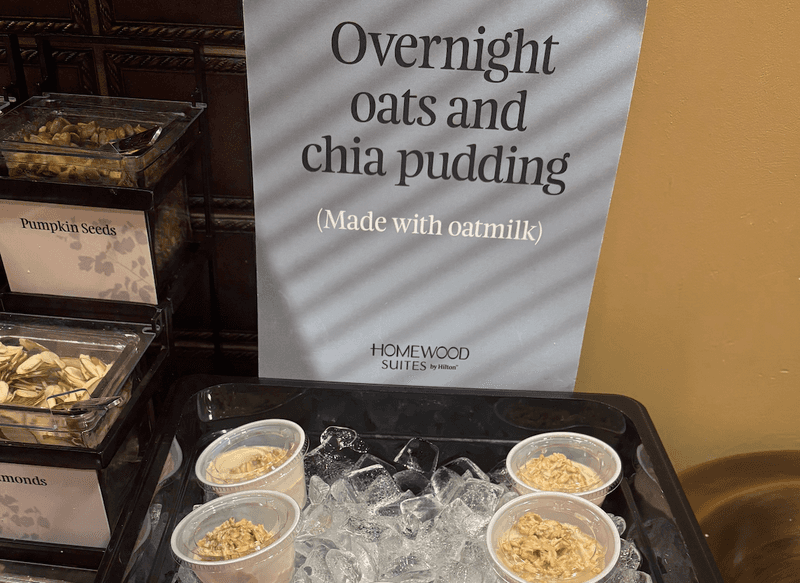 Vegan overnight oats or chia pudding for breakfast