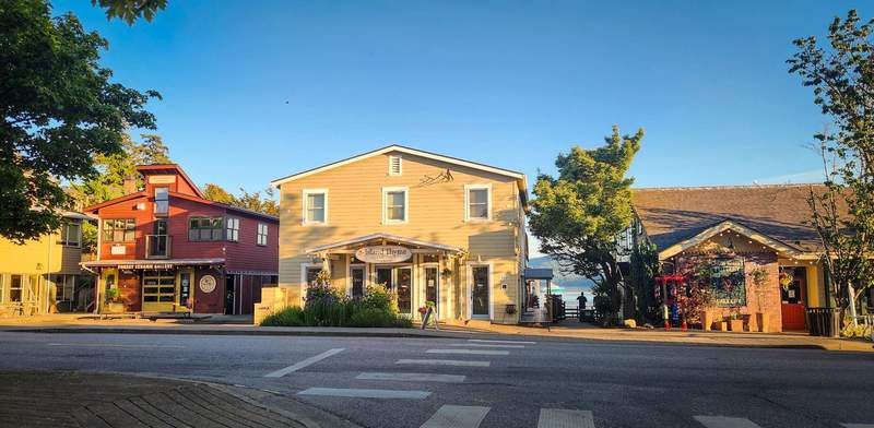 A row of boutique shops in Eastsound Village