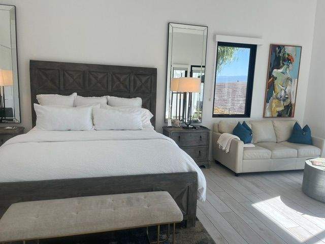 Bedroom suite at The New Inn with sitting area