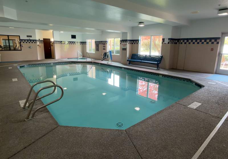 Indoor swimming pool at Phoenix Inn Suites in Albany Oregon